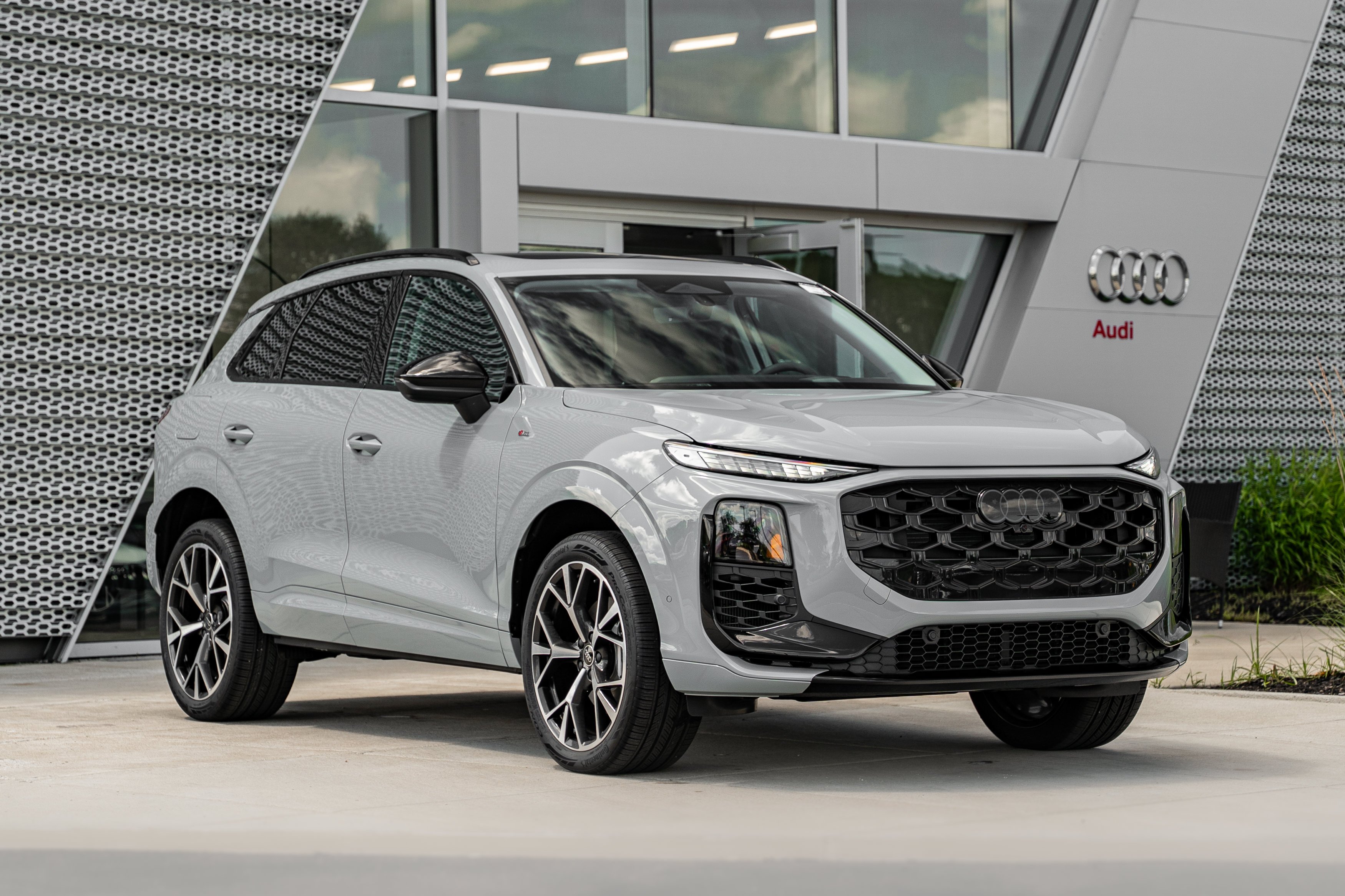 2026 Audi Q3 S line quattro's photo