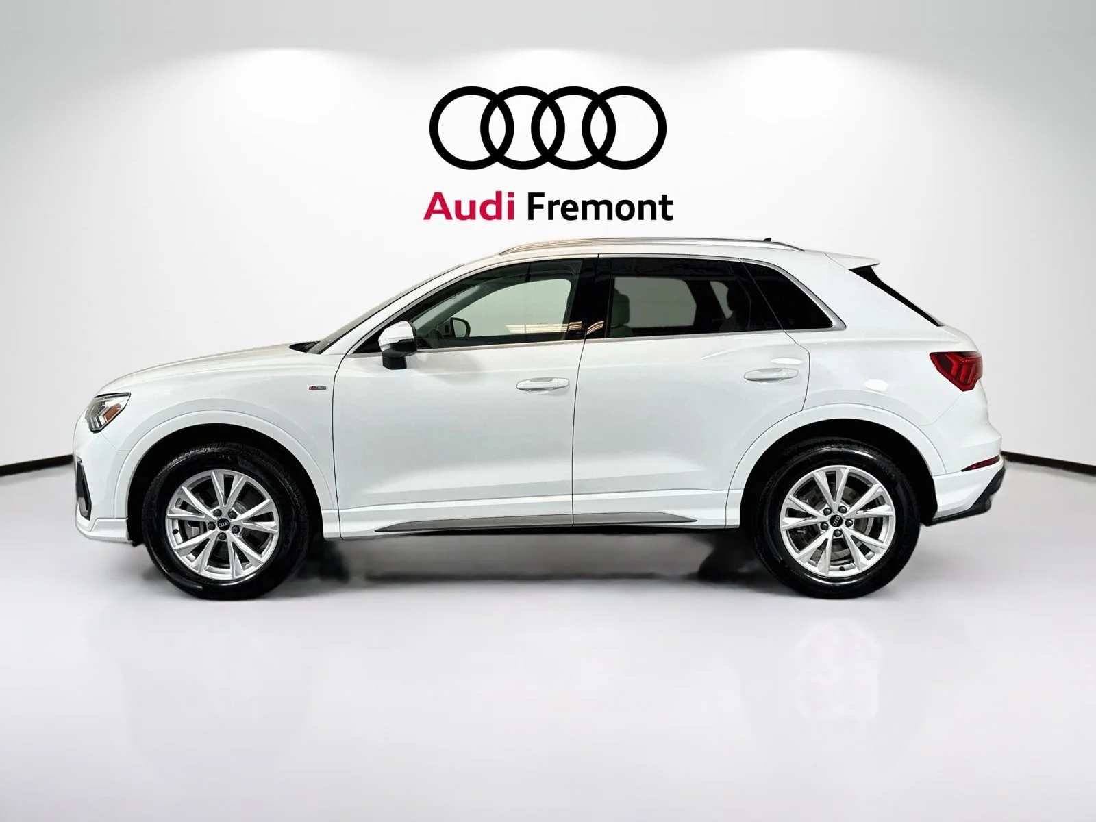 Used 2025 White Audi S line Premium image 8