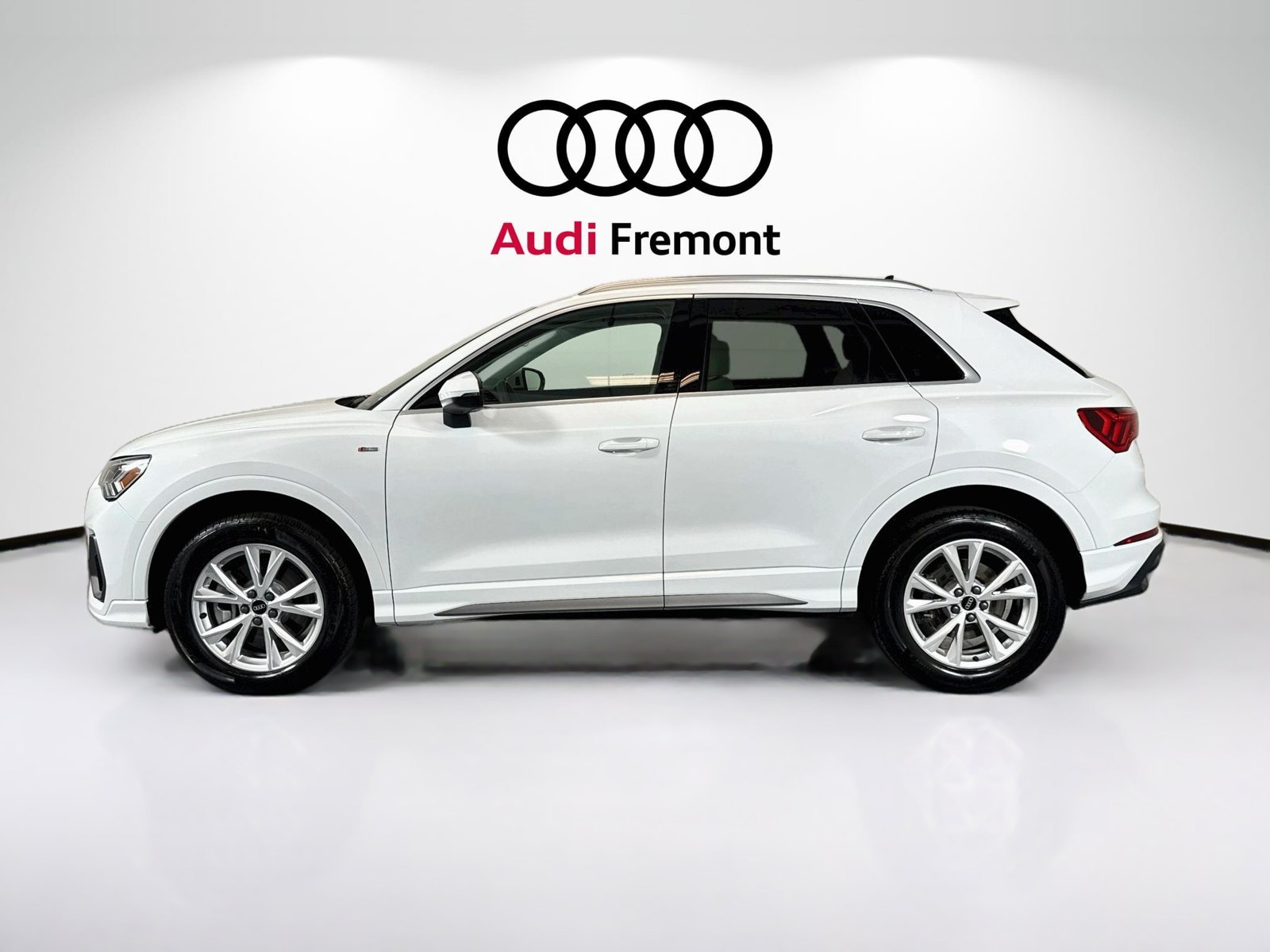 Used 2025 White Audi S line Premium image 8