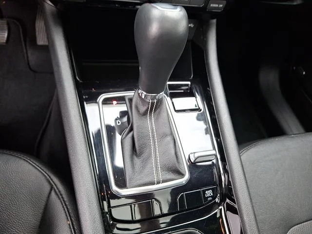 Used 2022 White Jeep Limited image 22