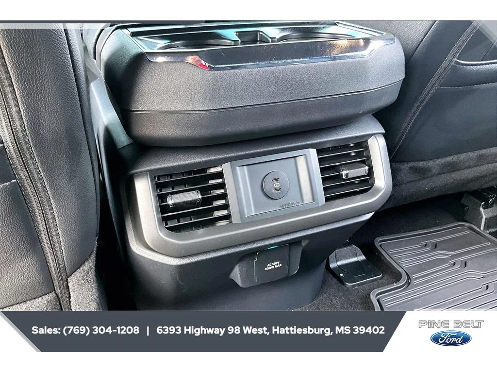Used 2025 Space White Metallic Ford LARIAT image 25