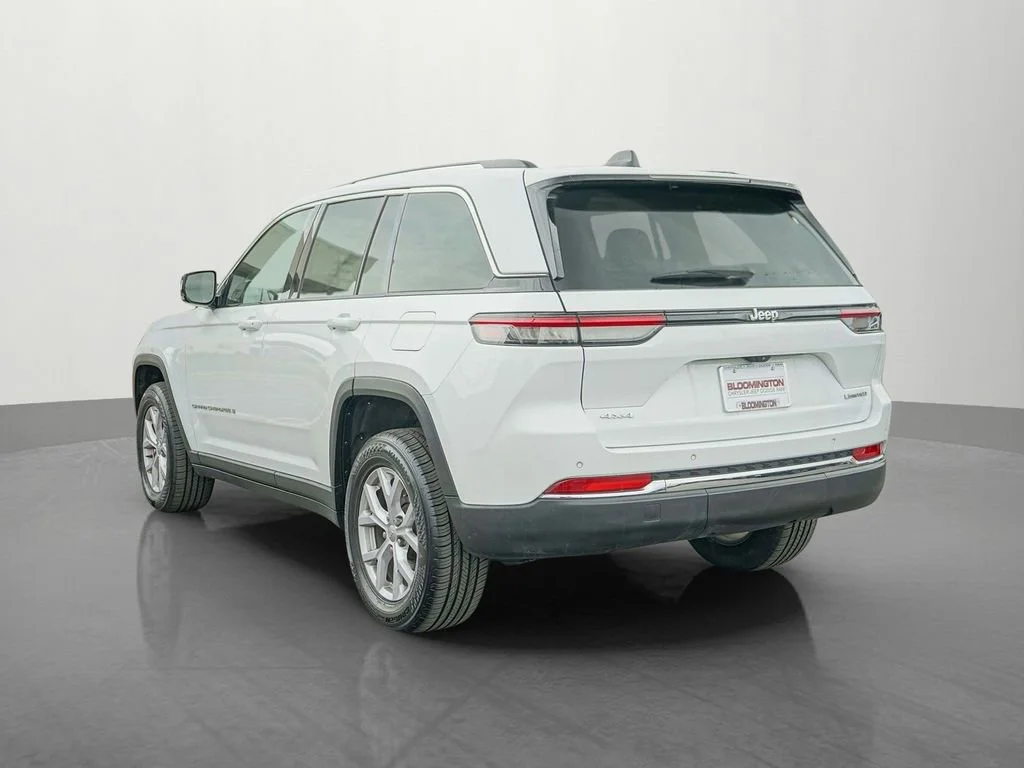 Used 2022 Bright White Clearcoat Jeep Limited image 5