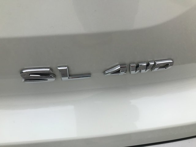 Used 2024 Pearl White Tricoat Nissan SL image 8