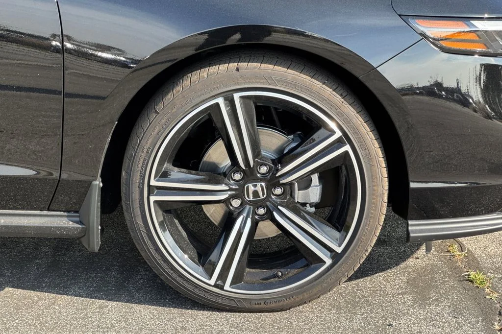 New 2026 Crystal Black Pearl Honda SE image 32