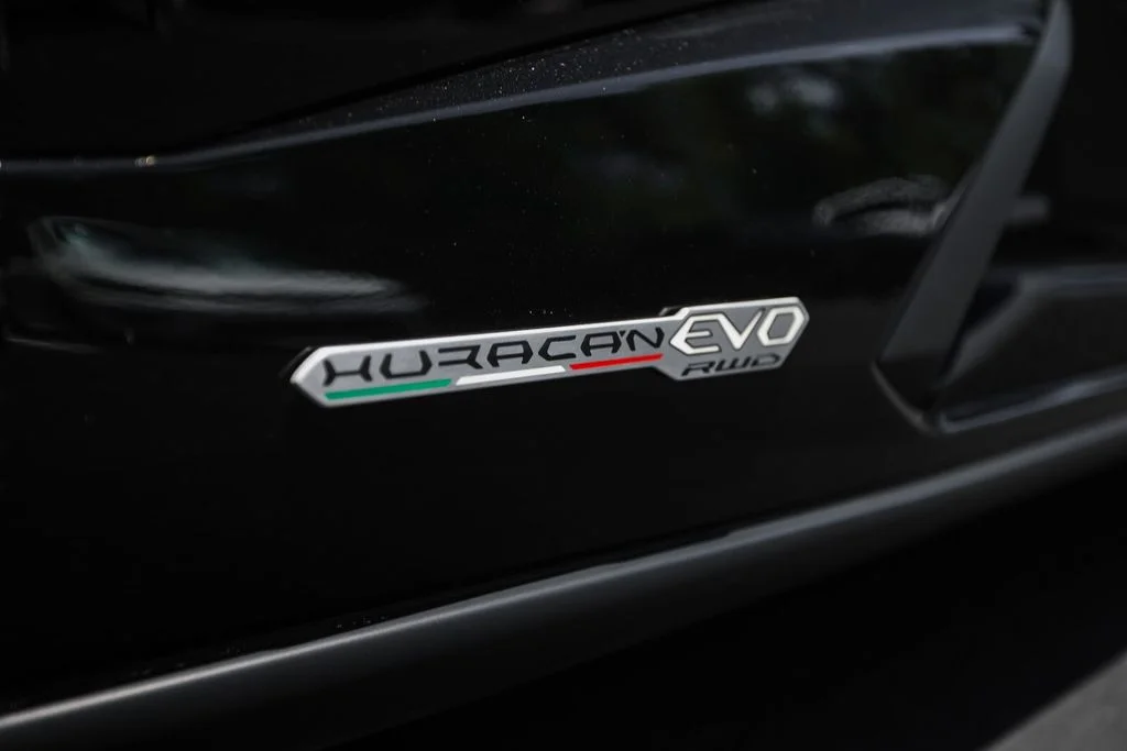 Used 2020 Nero Noctis Lamborghini Base image 19