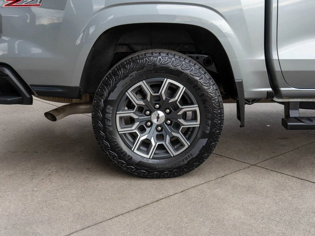 Used 2024 Sterling Gray Metallic Chevrolet Z71 image 31