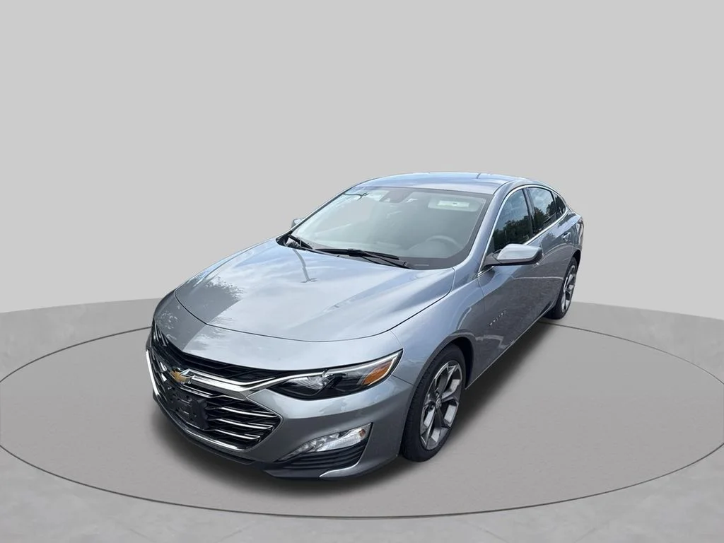 Used 2024 Sterling Gray Metallic Chevrolet LT image 4