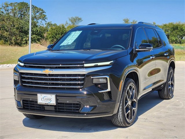 2026 Chevrolet Traverse High Country photo 2