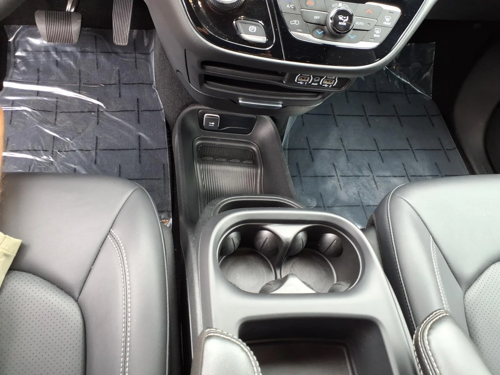 2025 Chrysler Pacifica Select - Photo 15