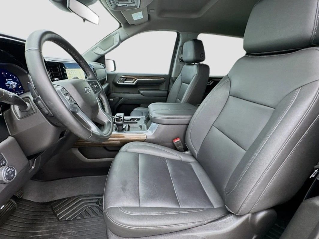 Used 2024 White Chevrolet LT Trail Boss image 8