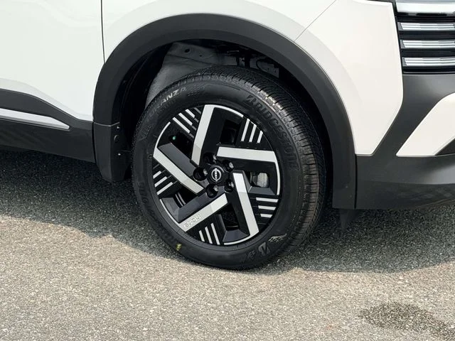 New 2026 Aspen White TriCoat Nissan SV image 7