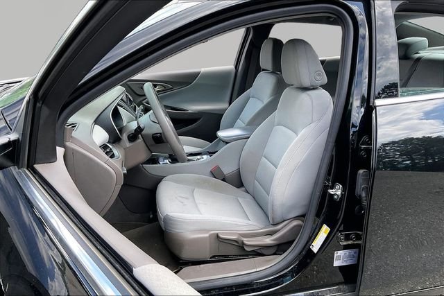 Used 2023 Black Chevrolet LS image 15