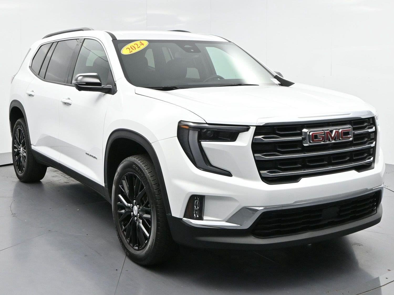 Used 2024 Summit White GMC FWD Elevation image 2