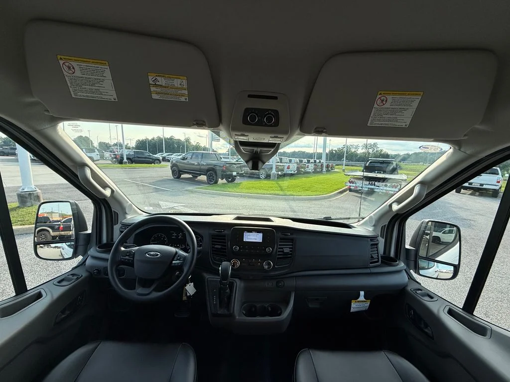 Used 2025 White Ford XL image 6