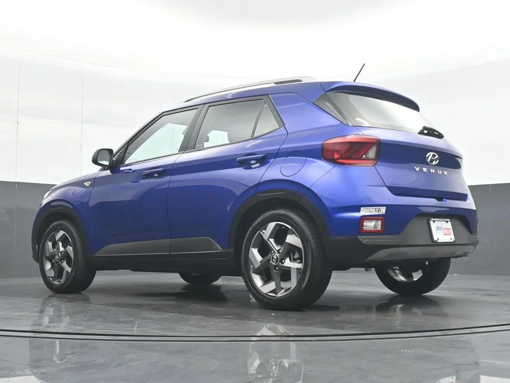 Used 2025 Blue Hyundai SEL image 28