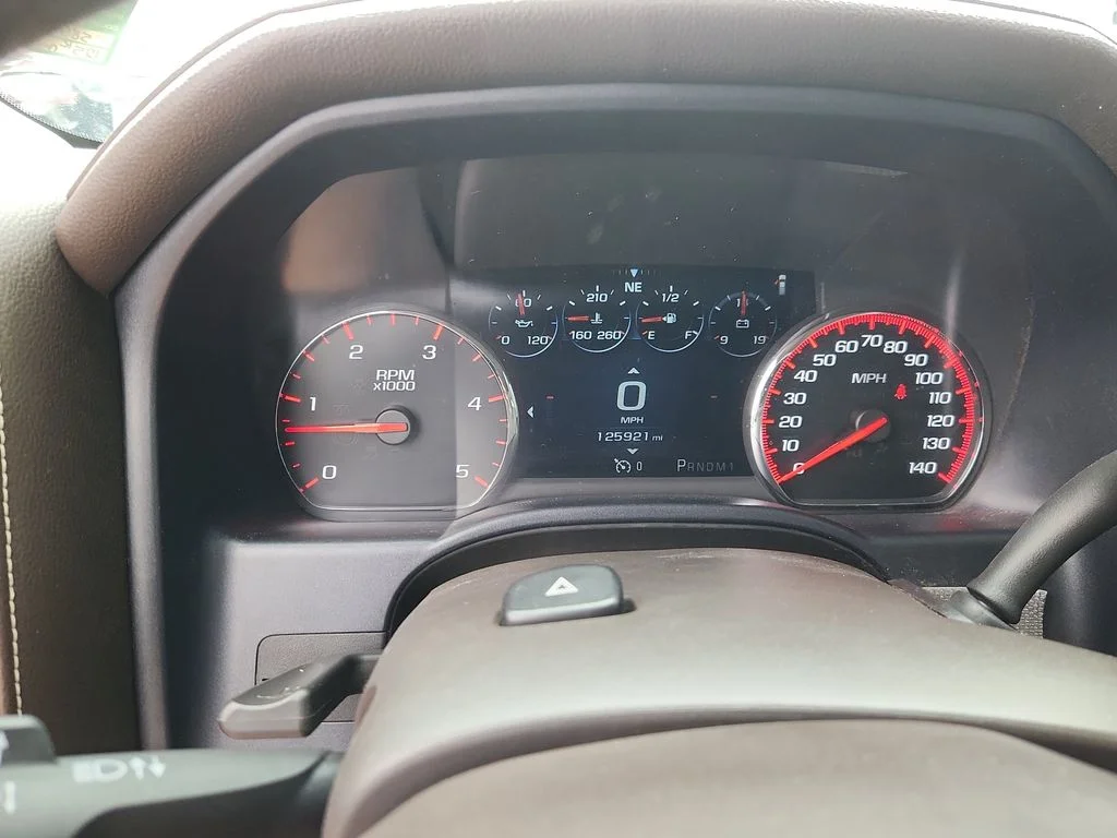 Used 2015 White GMC Denali image 21