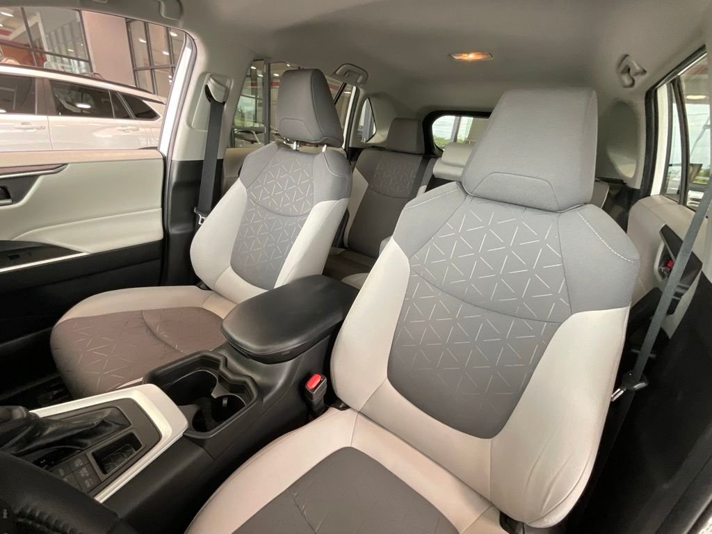 Used 2021 White Toyota XLE image 9