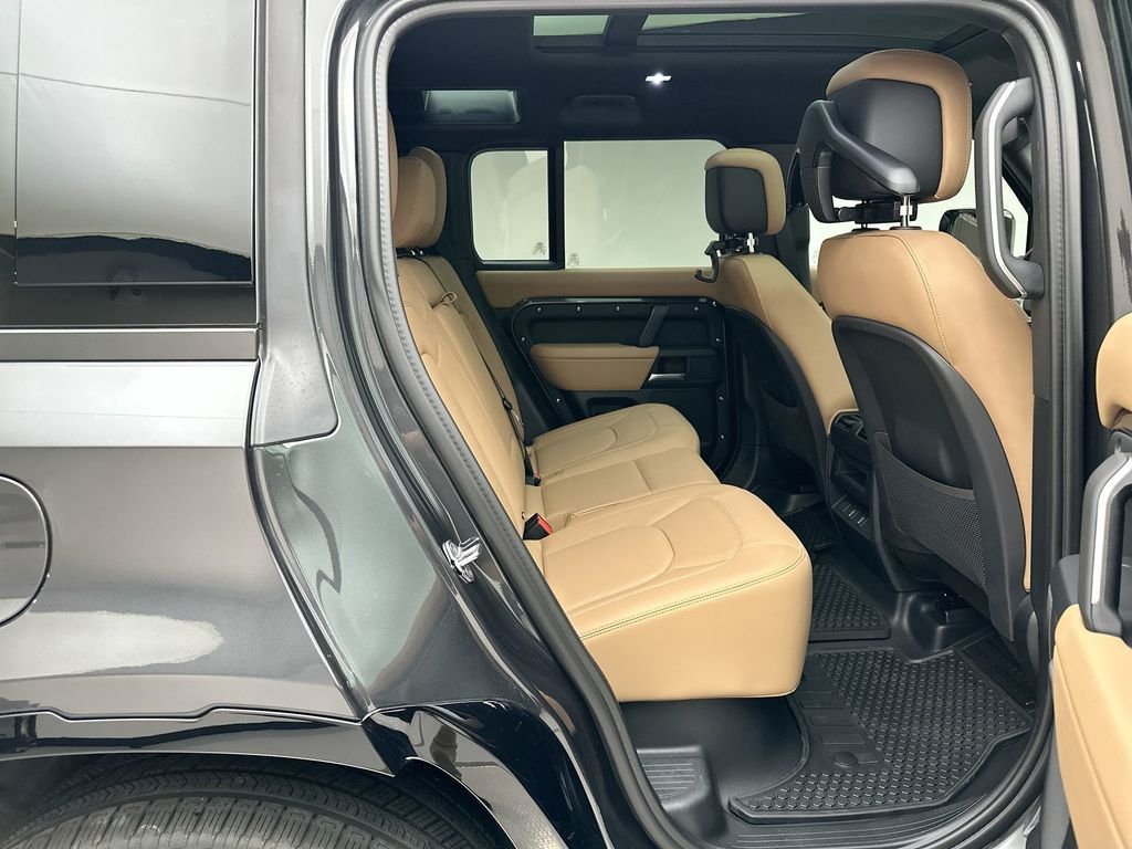 New 2026 Carpathian Grey Land Rover X-Dynamic SE image 7