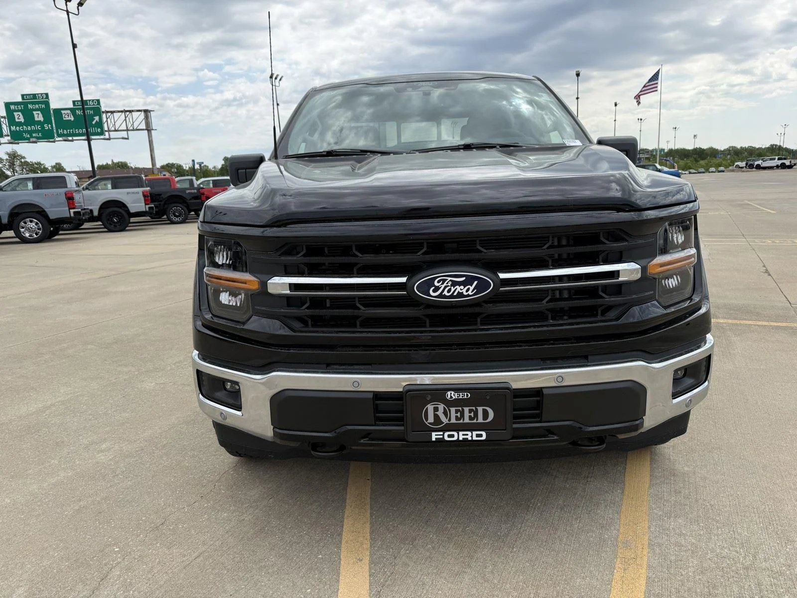 New 2026 Agate Black Ford XLT image 3