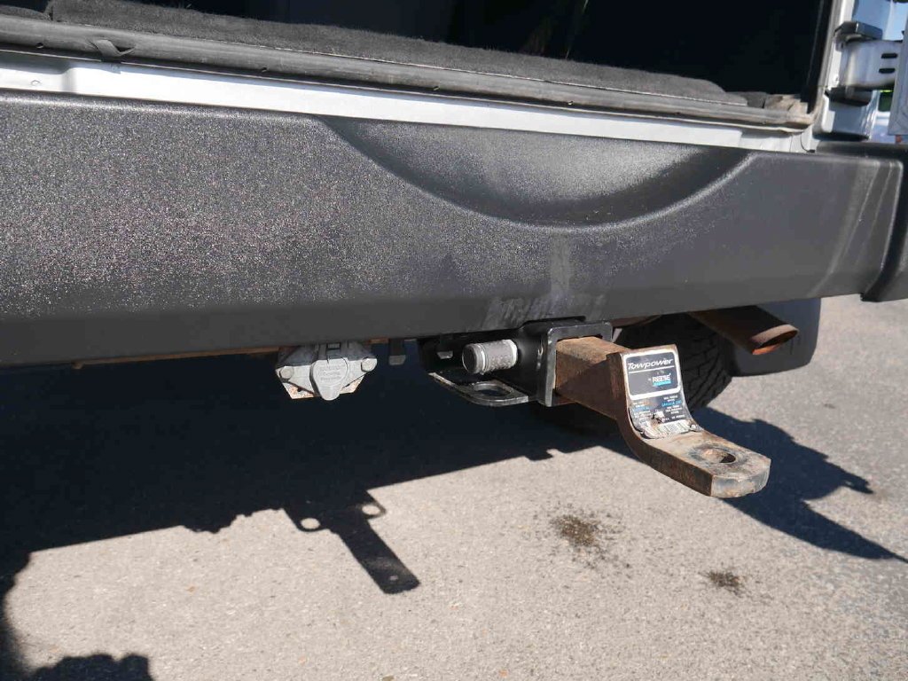 Used 2008 Silver Jeep X image 14