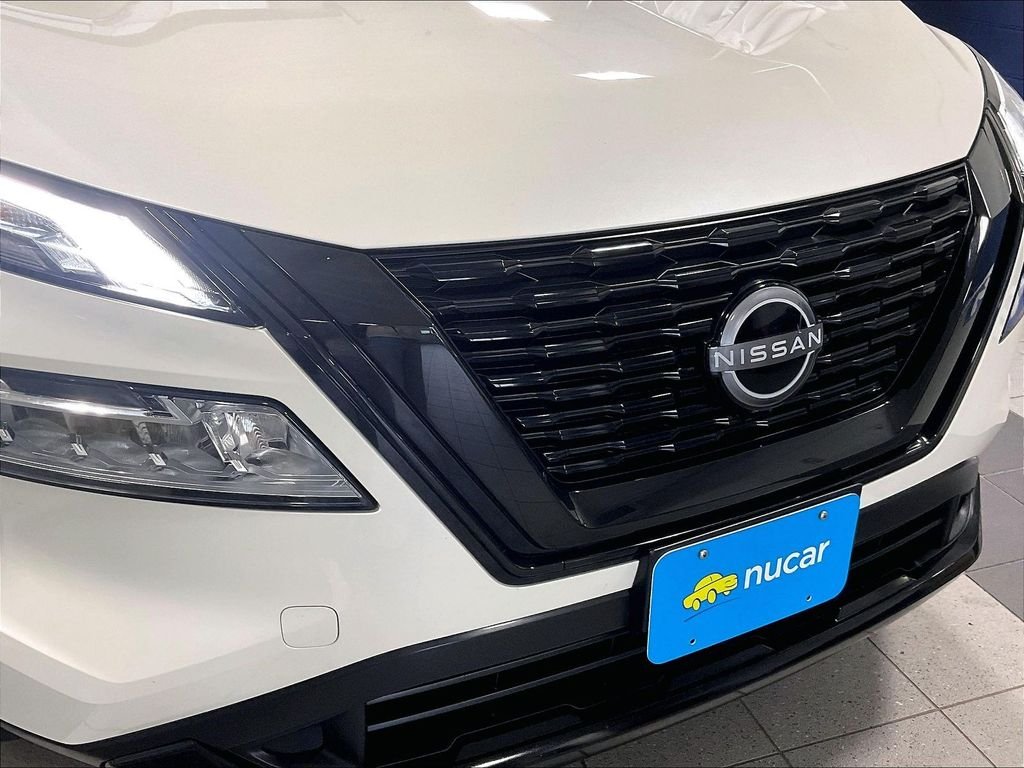 Used 2023 White Nissan SV image 32