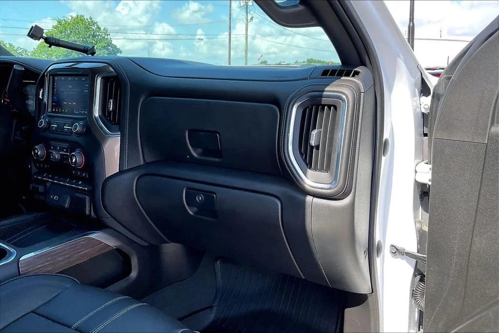 Used 2023 White Chevrolet High Country image 22