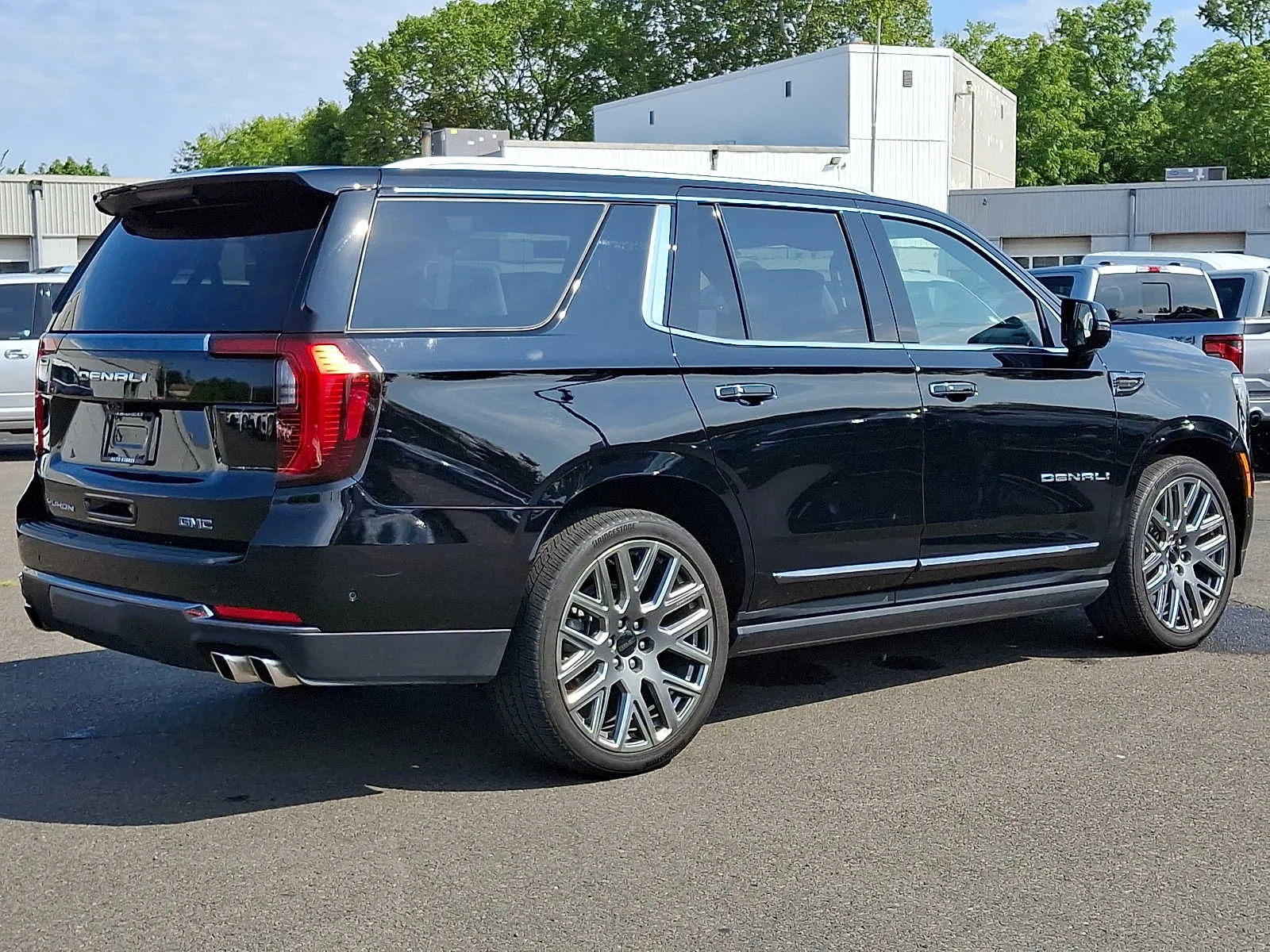 Used 2025 Onyx Black GMC Denali Ultimate image 6