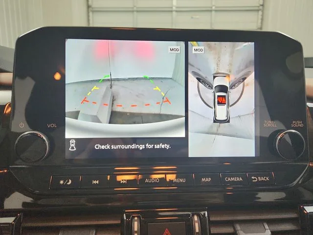 Used 2024 Gray Nissan Platinum image 31