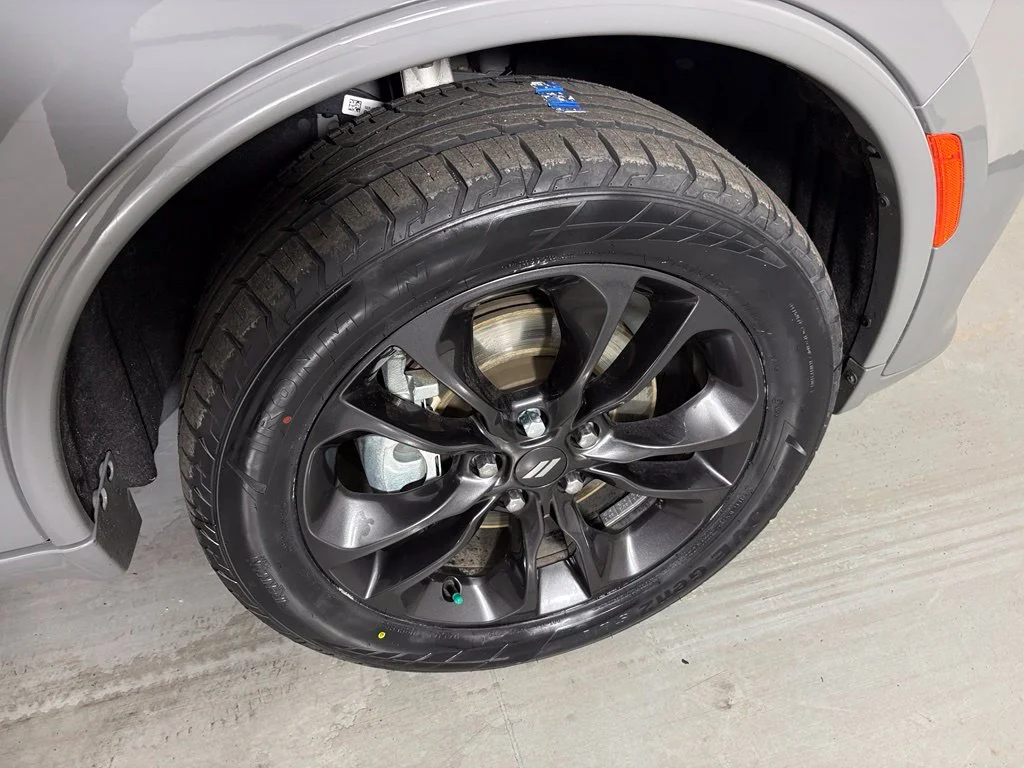 Used 2022 Gray Dodge SXT image 10