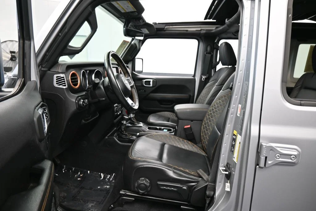 Used 2021 Billet Silver Metallic Clearcoat Jeep Unlimited Sahara High Altitude image 11