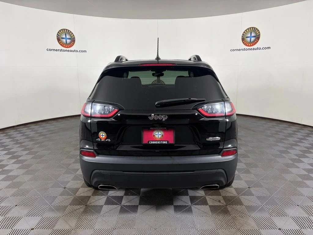 Used 2022 Black Jeep Latitude Lux image 20