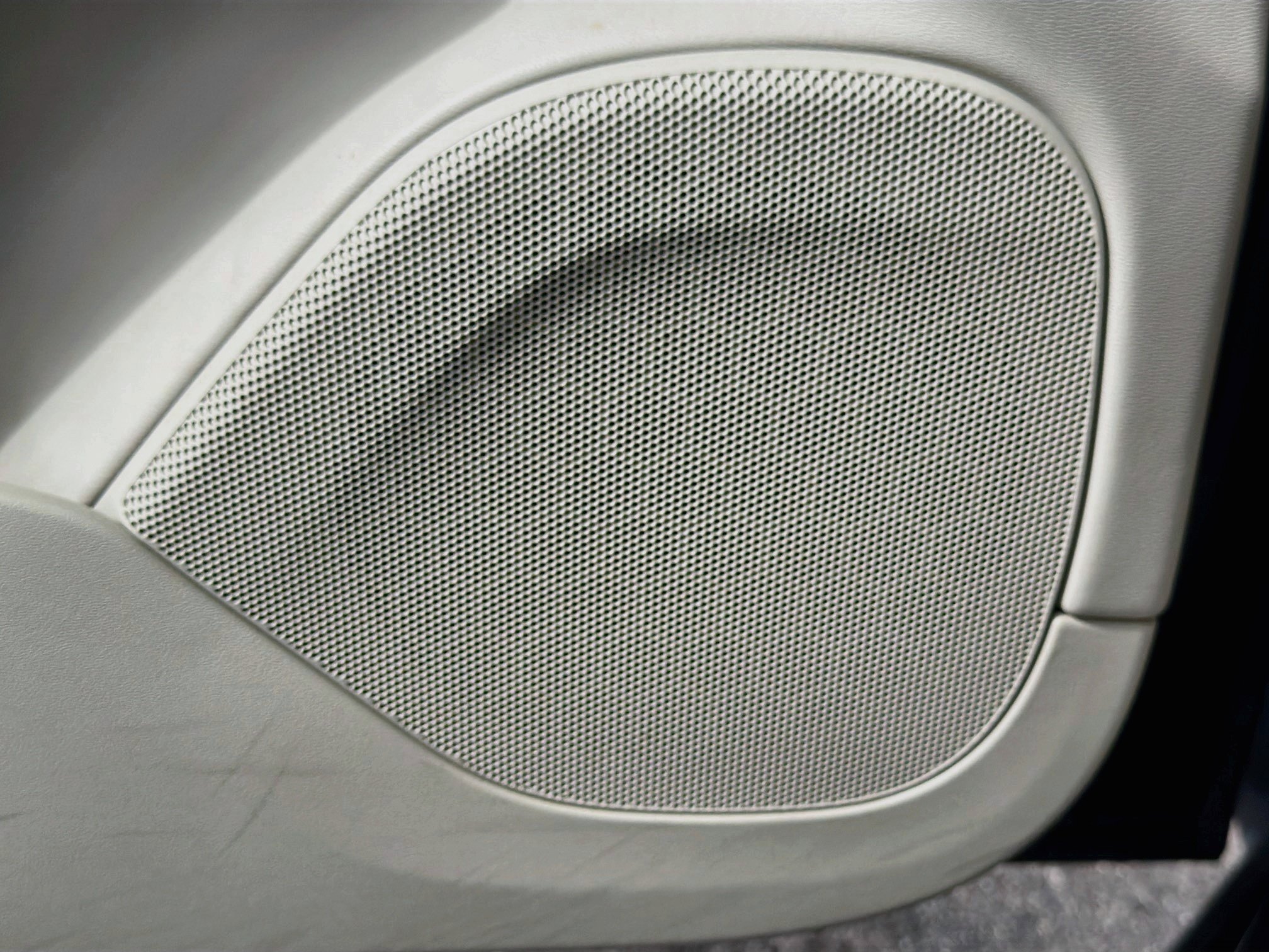 Used 2023 Thunder Gray Metallic Volvo Plus image 25