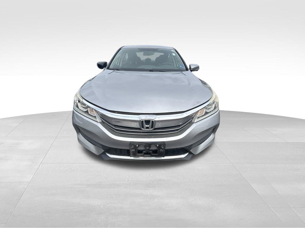 Used 2017 Silver Honda LX image 8