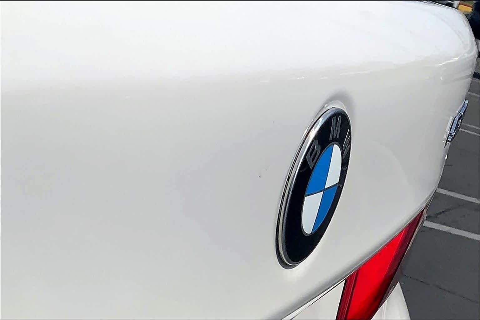 Used 2019 Mineral White Metallic BMW 530i image 30