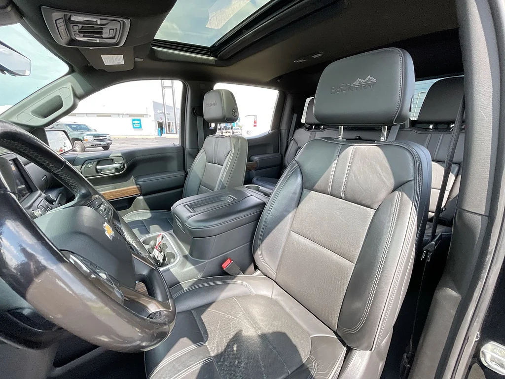 Used 2021 Black Chevrolet High Country image 20