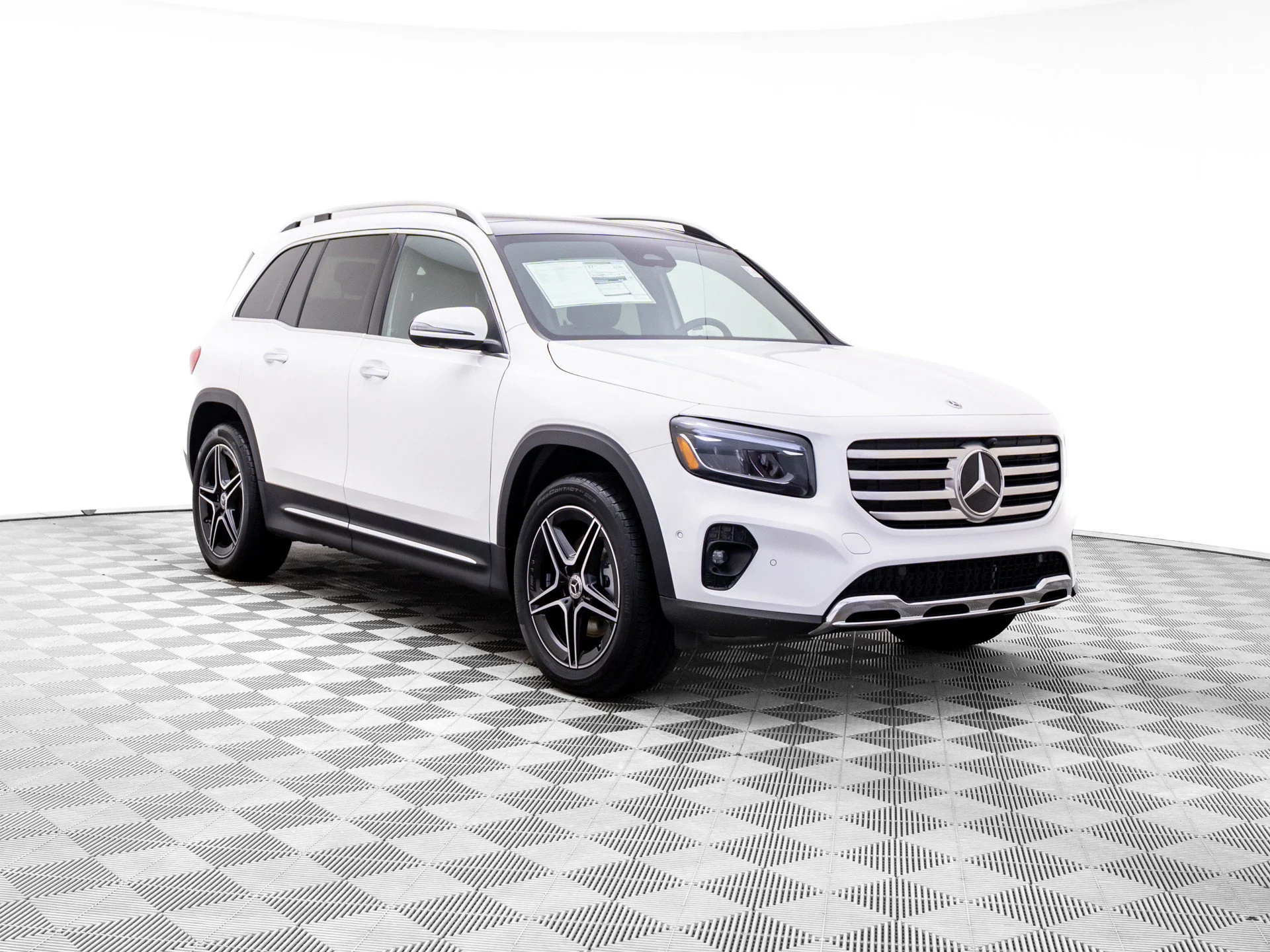 New 2026 White Mercedes-Benz GLB 250 image 7