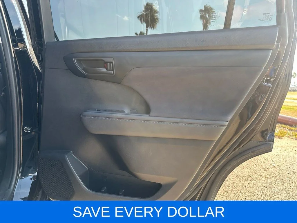Used 2023 Black Toyota L image 19