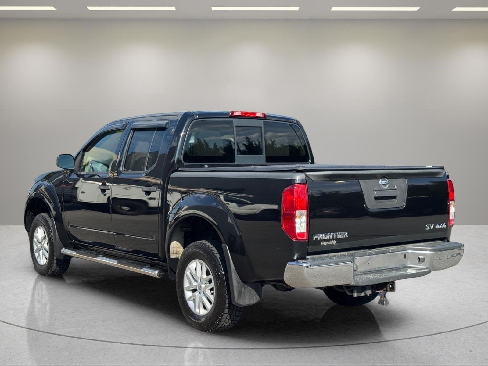 Used 2018 Magnetic Black Nissan SV V6 image 3