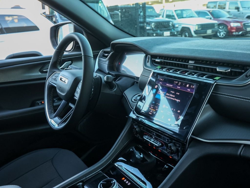 New 2026 Baltic Gray Metallic Clear-Coat Exterior Paint Jeep Laredo image 19