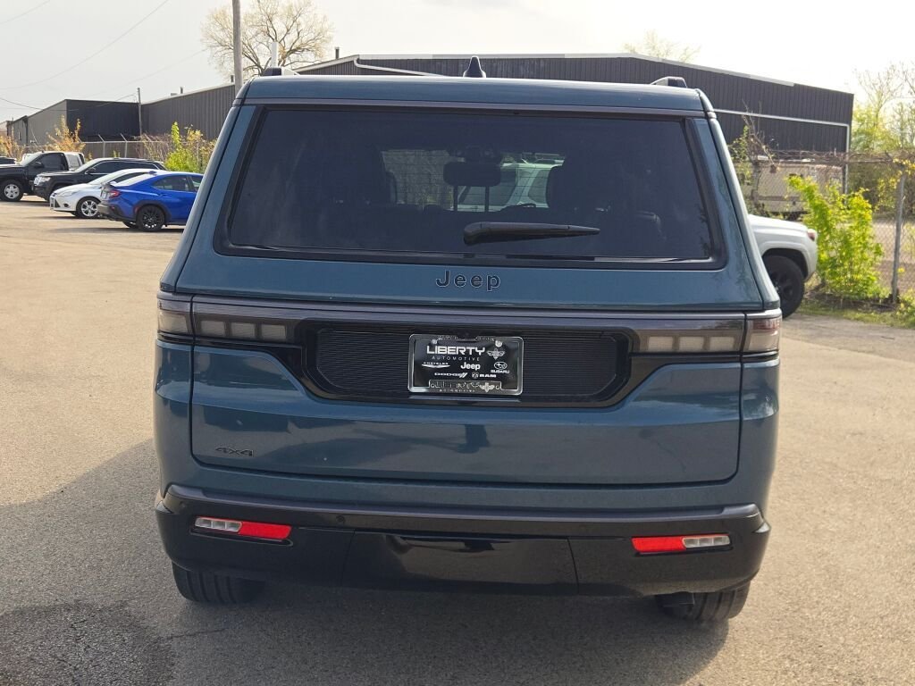 New 2026 Steel Blue Exterior Paint Jeep Limited Reserve image 16