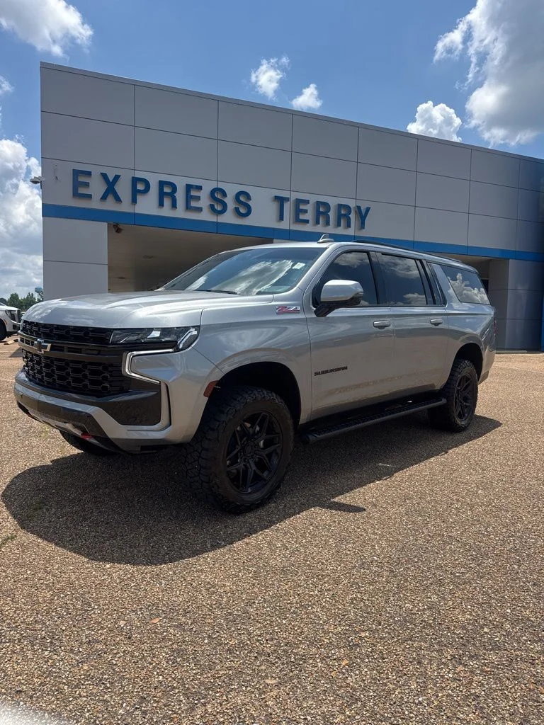 2024 Chevrolet Suburban 4WD 1500 Z71's photo