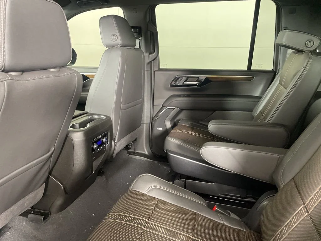 2026 Chevrolet Suburban High Country - Photo 45