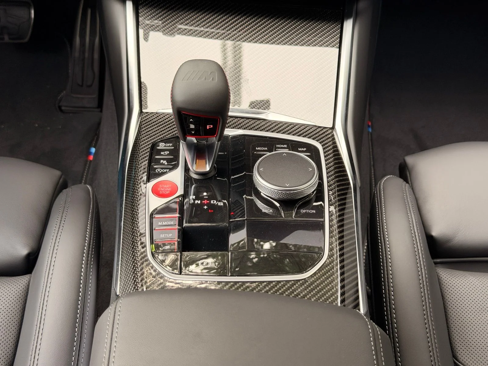 New 2027 Aventurin Red Metallic BMW Competition image 15