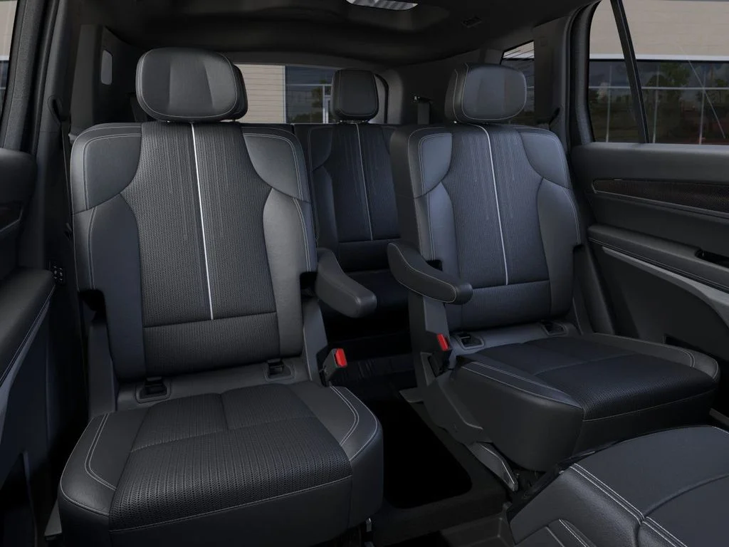 2026 Cadillac VISTIQ Sport - Photo 17