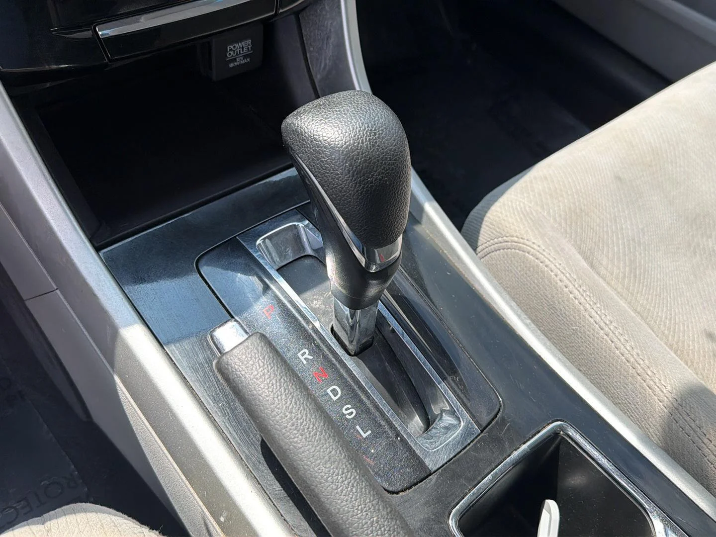 Used 2016 Lunar Silver Metallic Honda EX image 25