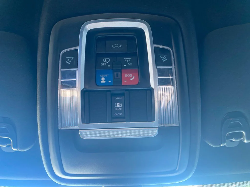 Used 2022  Ram Laramie image 31