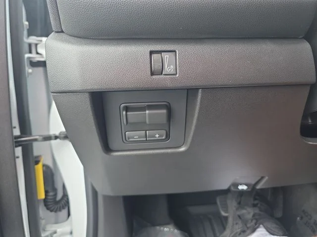 Used 2026 White Chevrolet LT image 27