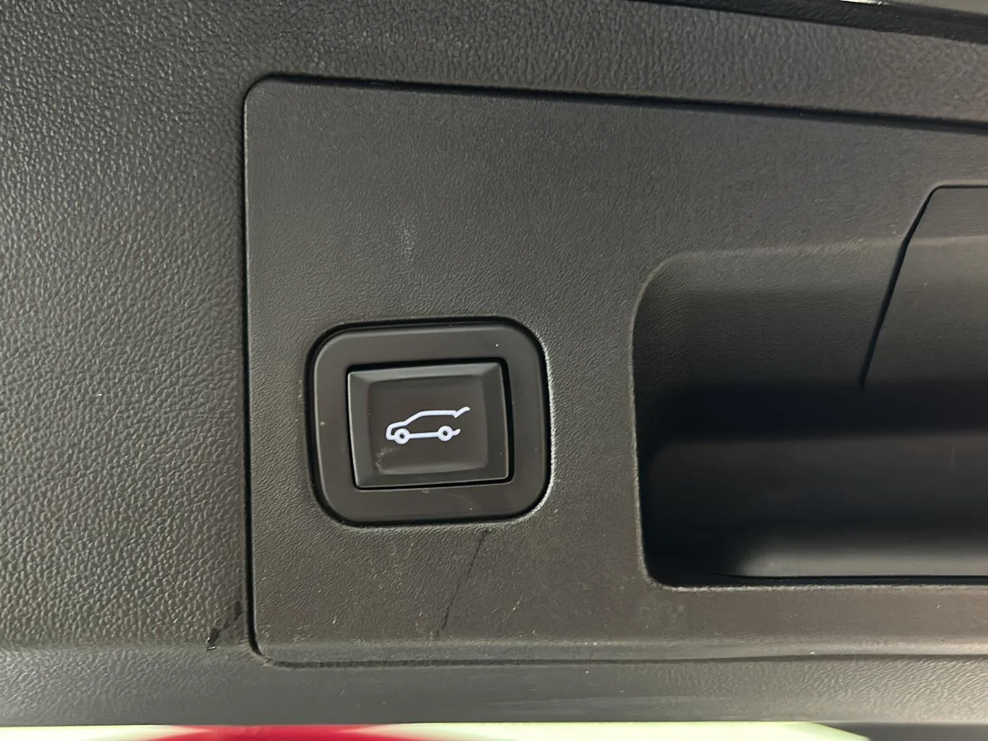 Used 2019 Black Metallic Cadillac Luxury image 10