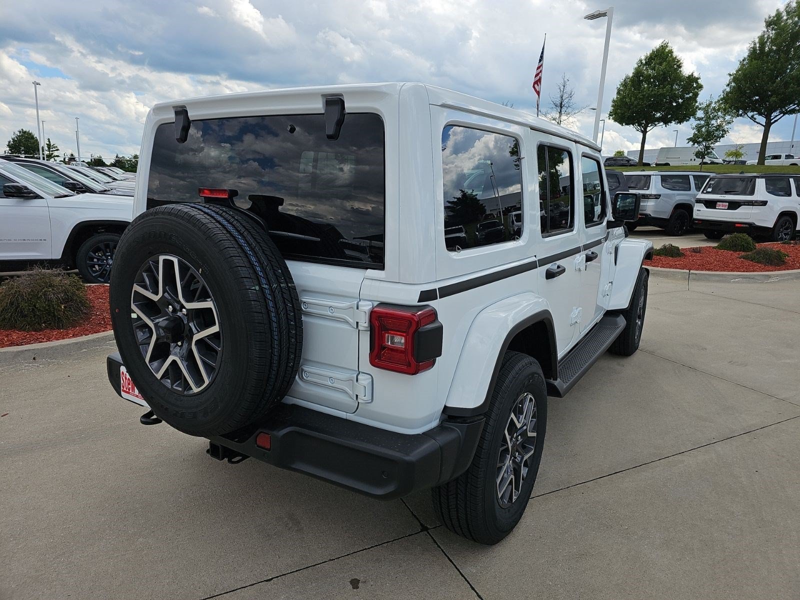New 2026 Bright White Clearcoat Jeep Sahara image 5