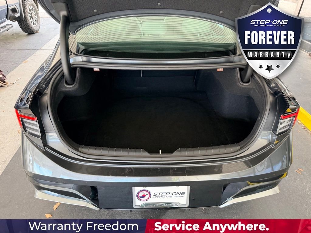 Used 2025 Gray Hyundai SEL image 31